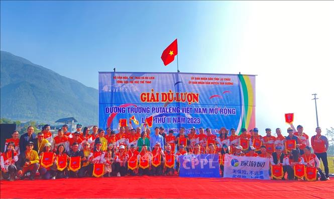 Khai mạc Giải Dù lượn đường trường PuTaLeng Việt Nam mở rộng. Ảnh: TTXVN phát