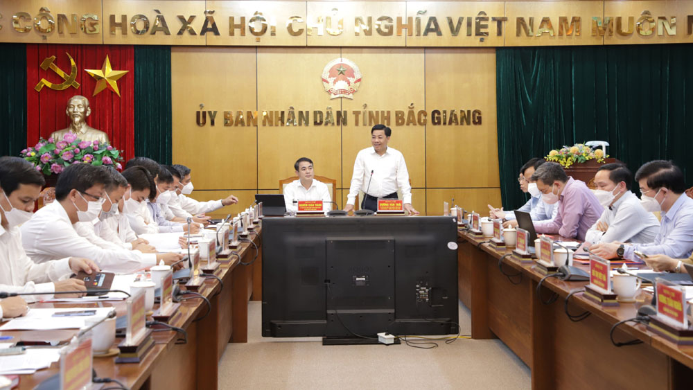 Đồng chí Dương Văn Thái phát biểu tại buổi làm việc.