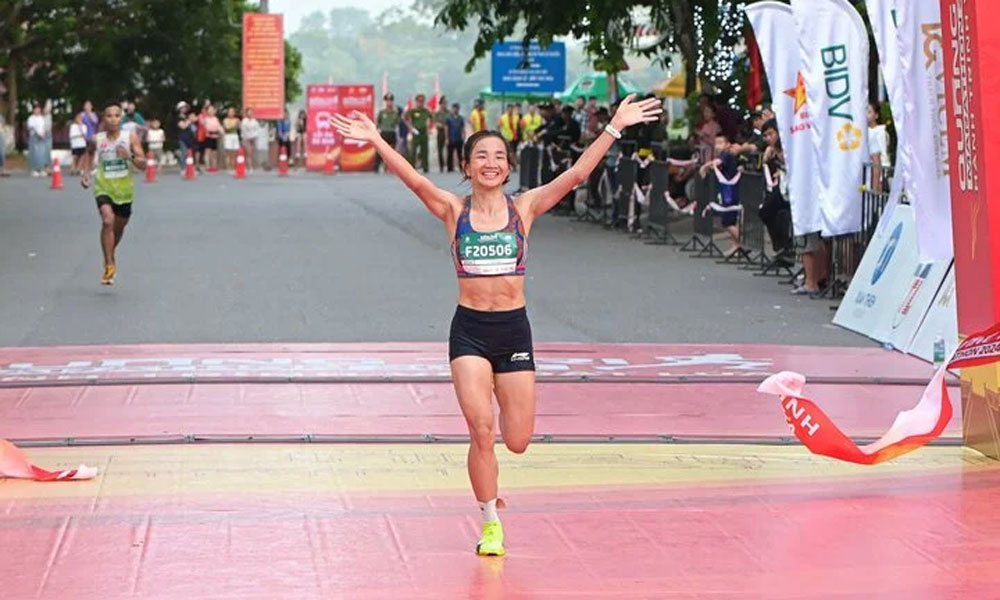 Nguyễn Thị Oanh về nhất ở cự ly 21km.