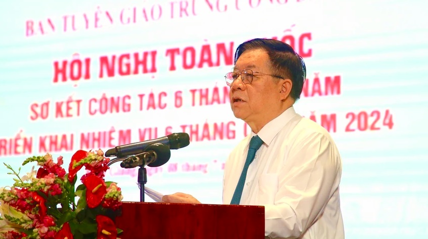 Ông Nguyễn Trọng Nghĩa, Ủy viên Bộ Chính trị, Trưởng Ban Tuyên giáo Trung ương phát biểu kết luận Hội nghị. Ảnh: Nguyễn Huy