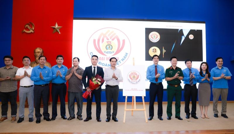 Công bố biểu trưng Đại hội XIII Công đoàn Việt Nam.