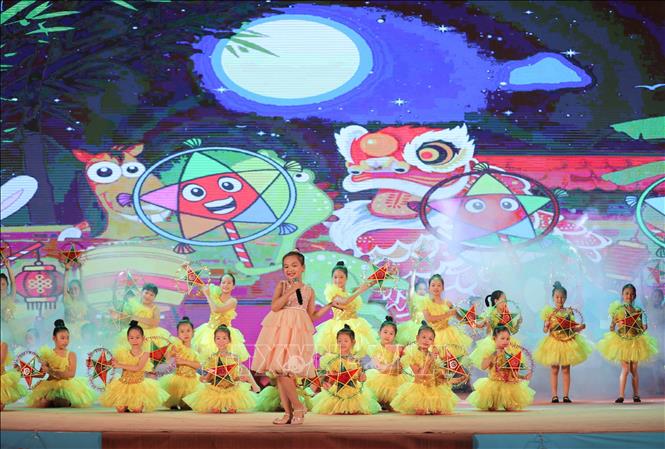 Tiết mục văn nghệ tại khai mạc Lễ hội Trung thu năm 2022, tối 7/9/2022. Ảnh: Thanh Tùng/TTXVN