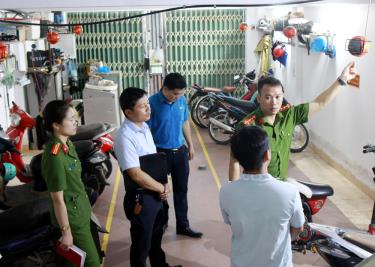 Khu để xe ở nhà trọ của anh Trịnh Hoàng Đạo, xã Quang Châu (Việt Yên) chưa được bố trí hợp lý.