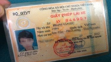 Giấy phép lái môtô bằng vật liệu bìa do Bộ Giao thông Vận tải ban hành.