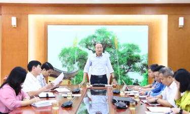 Đồng chí Trần Tuấn Nam phát biểu tại cuộc kiểm tra ở Huyện ủy Lạng Giang.