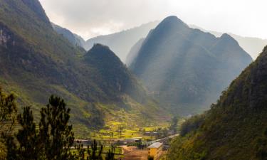 Ánh nắng chiều hắt xuống thung lũng ở huyện Yên Minh, Hà Giang đầu tháng 12.