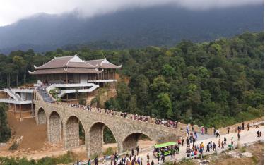 Bắc Giang: Tạo sức hút từ du lịch văn hóa - tâm linh