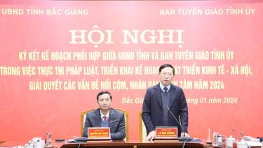 Các đồng chí: Lê Ánh Dương và Nguyễn Việt Oanh chủ trì hội nghị.