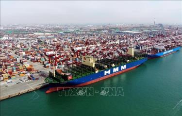 Cảng hàng hóa ở Thanh Đảo, tỉnh Sơn Đông, Trung Quốc. Ảnh tư liệu: THX/TTXVN