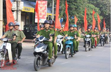 Đẩy mạnh công tác tuyên truyền, vận động nhân dân chấp hành nghiêm quy định pháp luật về trật tự ATGT.