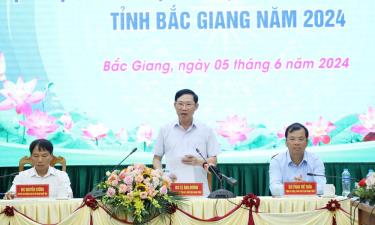 Các đồng chí chủ trì hội nghị.