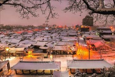 Quang cảnh làng Hanok Jeonju, điểm thu hút khách du lịch của tỉnh Jeollabuk-do (Hàn Quốc).