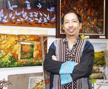 Họa sĩ Nguyễn Chí Hướng.